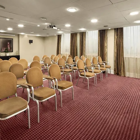 Hotel Crowne Plaza London By Ihg Ealing