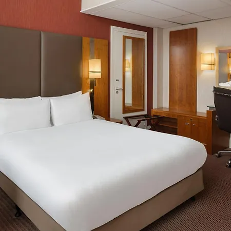 Hotel Crowne Plaza London By Ihg Ealing