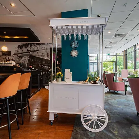 Novotel West Hotel 4*
