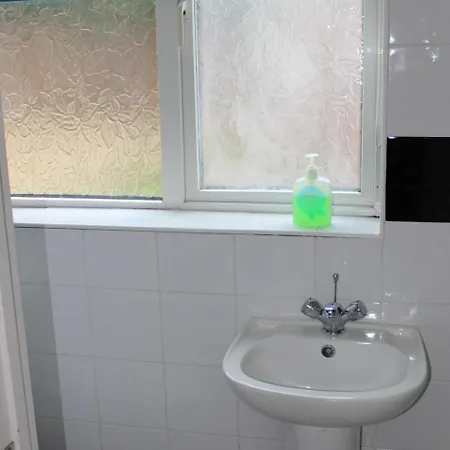 Bed & Breakfast Debden Hillingdon
