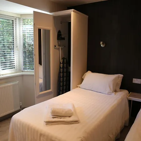 Bed & Breakfast Debden Hillingdon