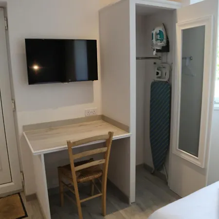 Debden Bed & Breakfast 3*