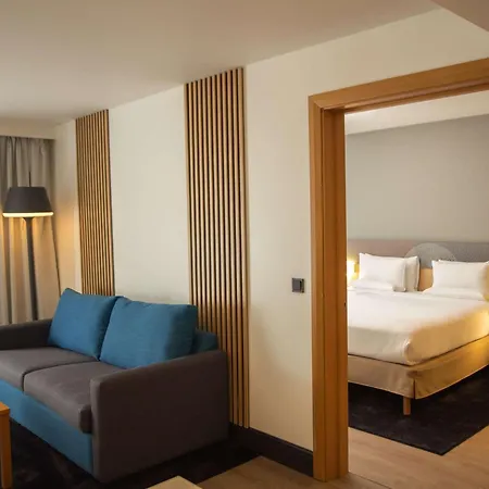 Novotel London 4*