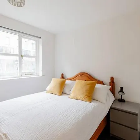 Apartment Surrey Docks Se16 Near Canada Water N Easy Access Canary Wharf *