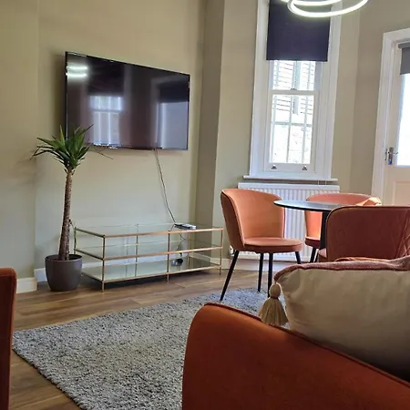 Spacious For 4 Flat Near Regents Park N2