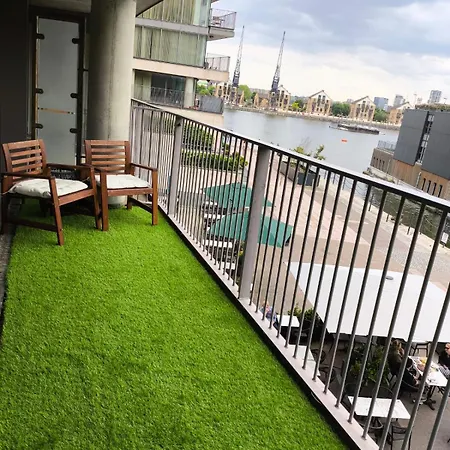 Luxury - Excel - O2- 3 Bedroom Londres