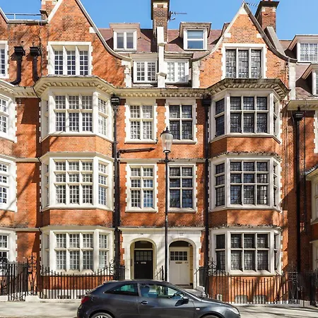 Stylish Family Near Kensington High Street Apartment London