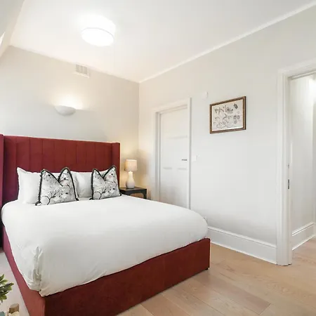 Stylish Family Near Kensington High Street Apartment London