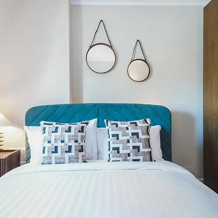 Stylish Family Near Kensington High Street Apartment London