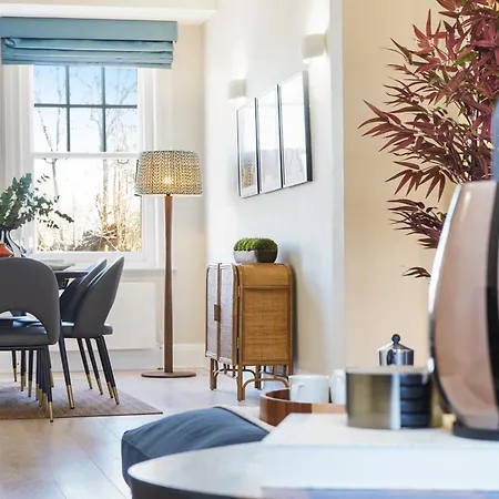 Stylish Family Near Kensington High Street * London