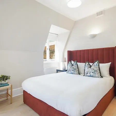 Stylish Family Near Kensington High Street Apartment *