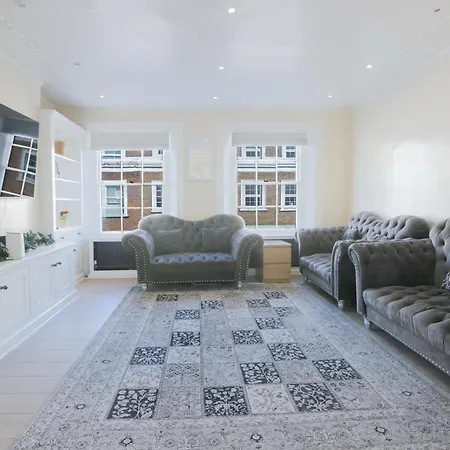 Gucci Flat In Knightsbridge Apartment
