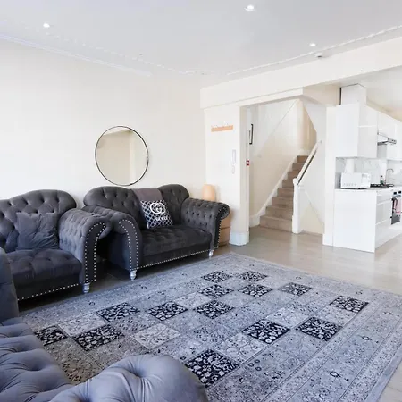 Gucci Flat In Knightsbridge * London