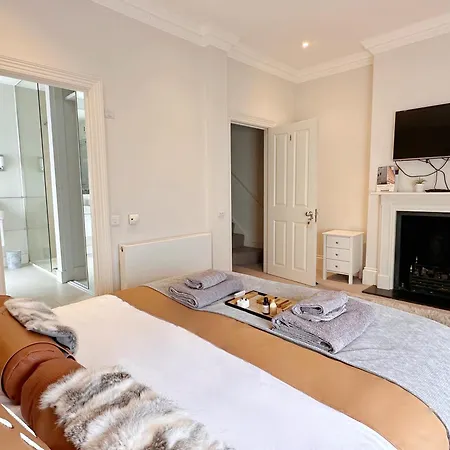 Villa Spacious And Cosy 3brs 5f House In Heart Of
