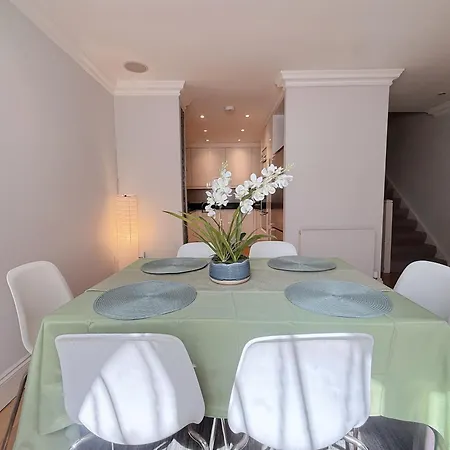Villa Spacious And Cosy 3brs 5f House In Heart Of London