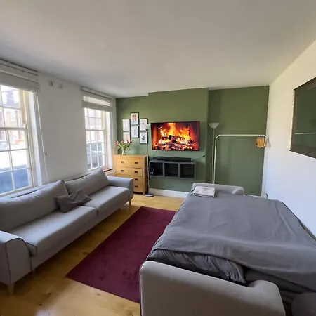 Colindale Lush 30 Mins London