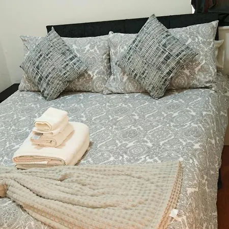 Bayswater One Bedroom *