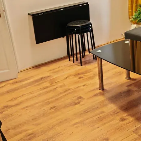 Bayswater One Bedroom Apartment