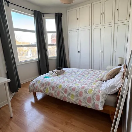 Large Private In Kensal Rise Of Homestay London