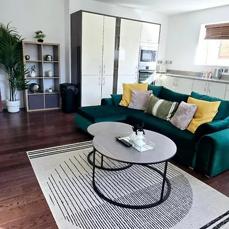 Luxury 2 Bedroom Apartment London