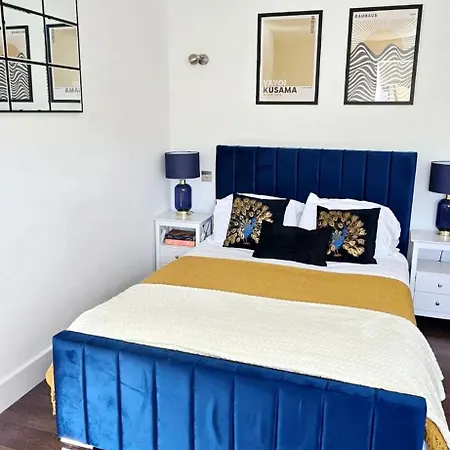 Luxury 2 Bedroom Apartment London