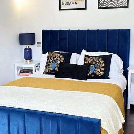 Apartment Luxury 2 Bedroom *