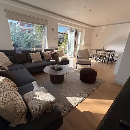 Stunning 3bd With Garden & Free Parking * London