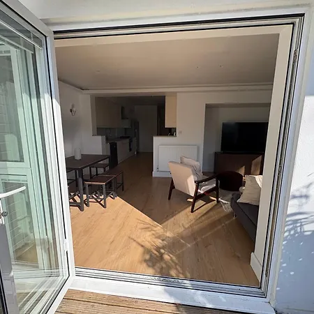Stunning 3bd With Garden & Free Parking Apartment London
