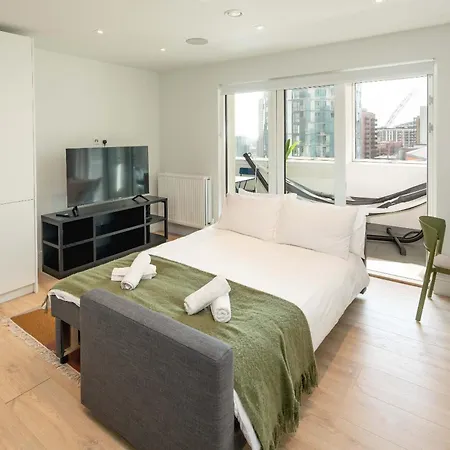 Wembley Stadium By Sleepy Apartment *