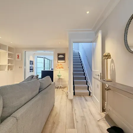 Villa Stylish 3-bedroom Terrace House Near Earls Court