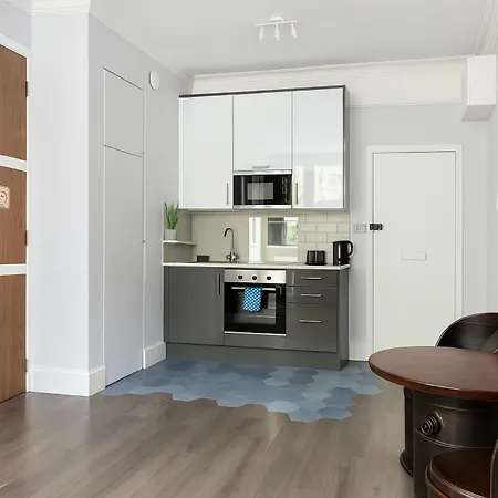 Awesome 1 Bedroom Next To Victoria Station