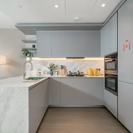 View Penthouse Of Near Liverpool St Apartment