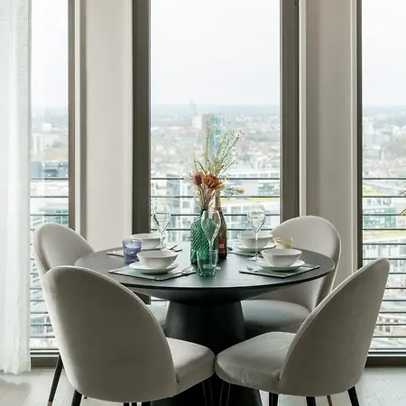 View Penthouse Of Near Liverpool St Apartment