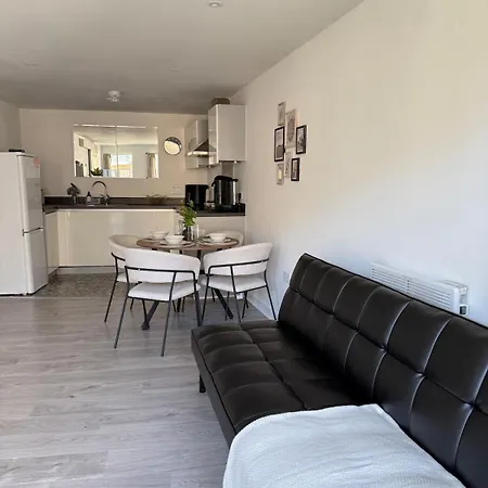 Modern In Wimbledon - Free Underground Parking - Sleeps 5