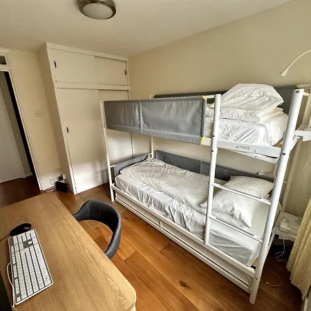 Quiet Two-bedroom Flat In Chiswick * 伦敦