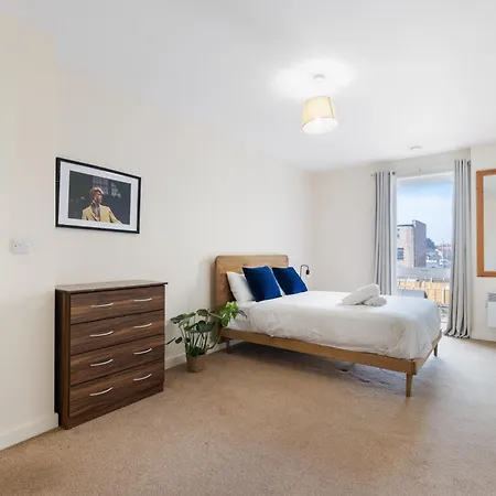Stylish And Spacious 2 Bed Appartement