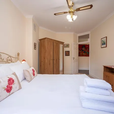 Apartamento Elegant Bloomsbury Flat In Historic Pass The Keys Londres