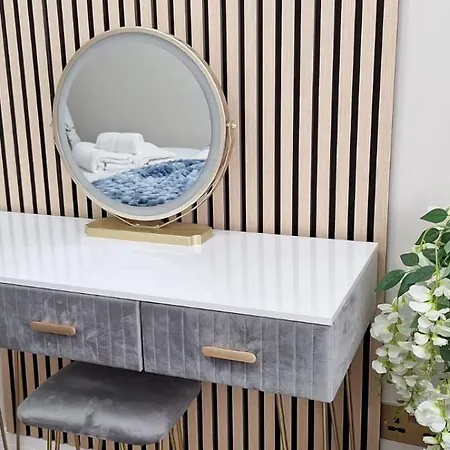 Apartment Stylish Gem Next Transport Easy Access Ctr