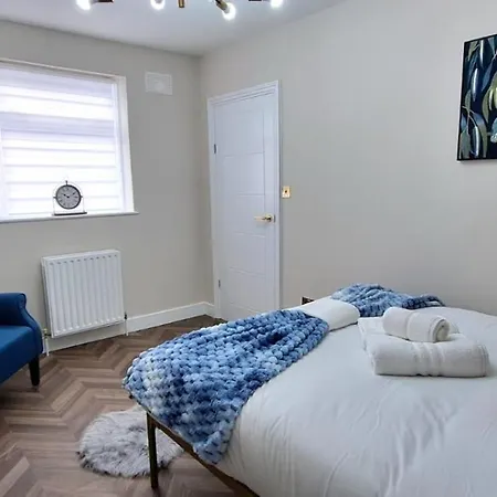 Stylish Gem Next Transport Easy Access Ctr Apartment