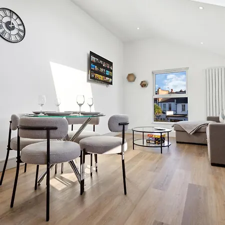 2 Bedroom Flat Close To Wembley Stadium * The Hyde