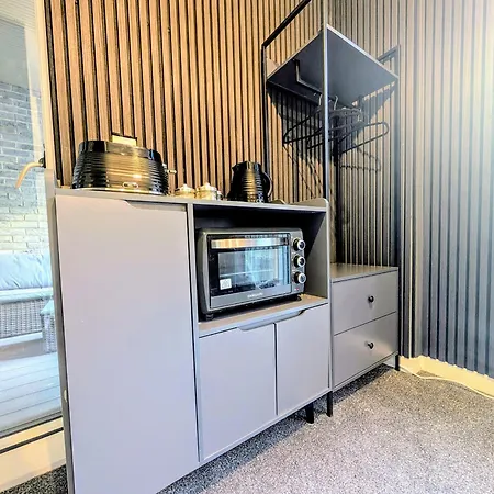 With Private Bathroom & Private Balcony * London