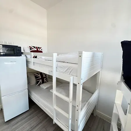 Guest house Willesden