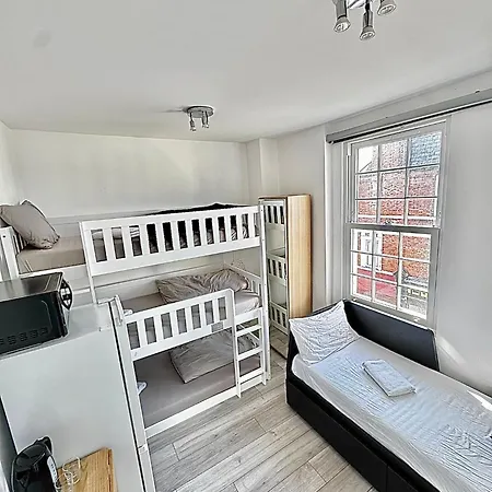 Guest house Willesden