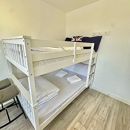 Guest house Willesden London