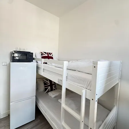 Guest house Willesden London