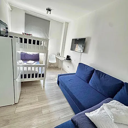 Guest house Willesden