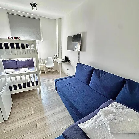 Guest house Willesden