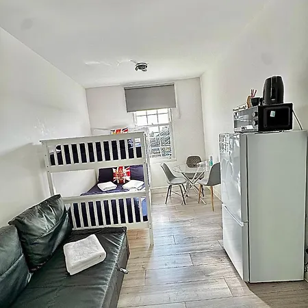 Willesden Guest house *