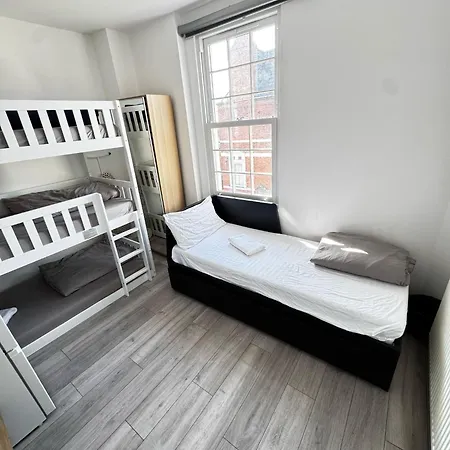 Guest house Willesden *