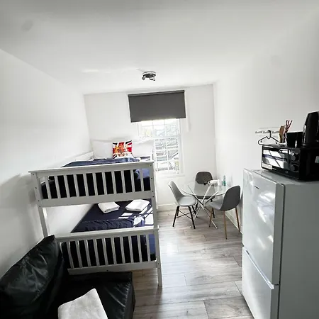 Willesden Guest house *